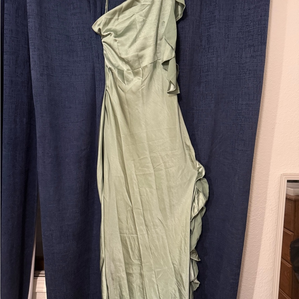 Elegant Green Ruffled Women's Dress